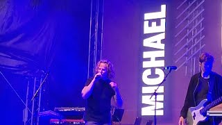 Auftritt von Michael schulte bei Essen original