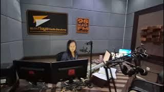 Main sambil berkunjung ke Studio Maya Radio Bandung 98 FM
