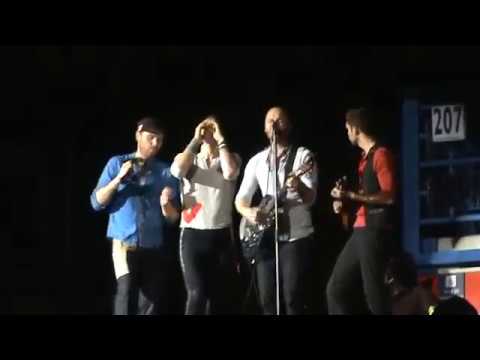 Coldplay (Will Champion) at Beacon Theatre Playing Viva La…