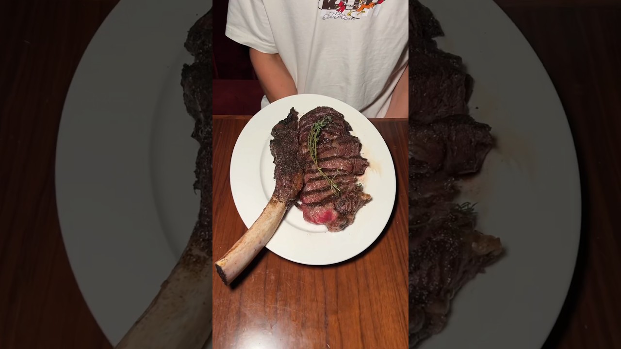 Who’s buying this $1000 wagyu tomahawk???📍Papi Steak, Miami #steak #food