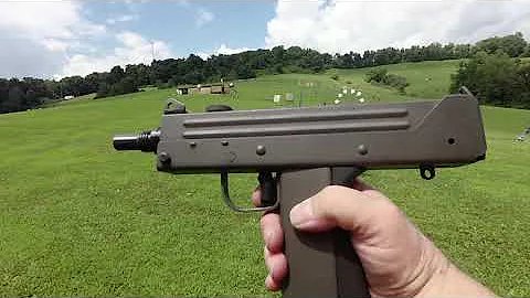COBRAY M-11/NINE mm  from 1989 at the range