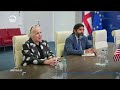 შეხვედრა კორტნი ოსტრიანთან