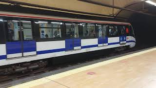 Metro de Madrid:Unidad 8475 Saliendo de Legazpi