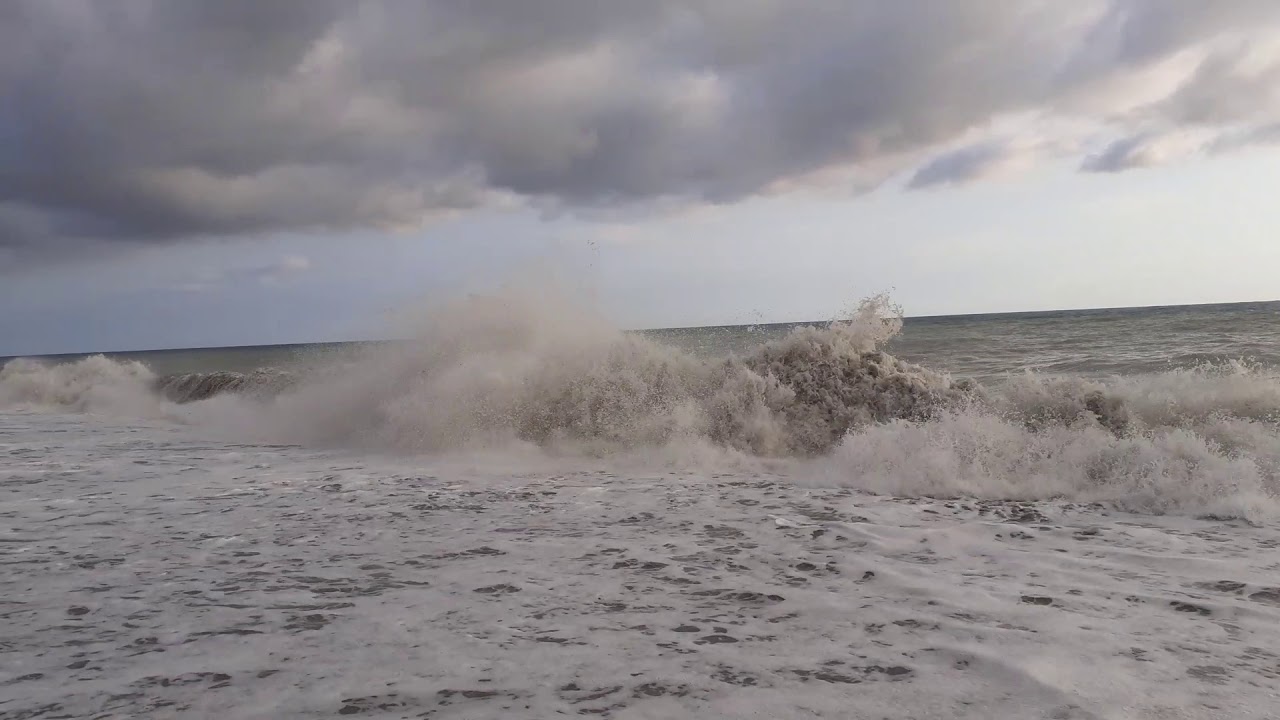 шторм на озере. мичиган озеро волны убийцы. шторм ветер. шторм в черном море одесса. сильный шторм.