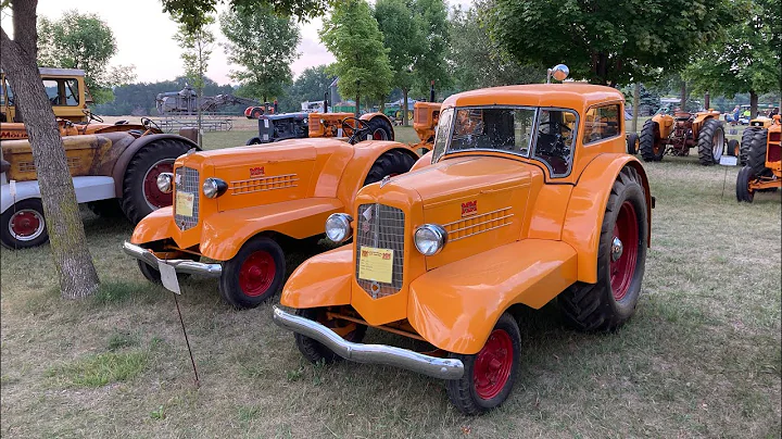 The Minneapolis-Moline UDLX "Comfort Tractor" Walkaround - Designs That Were Ahead of Their Time...