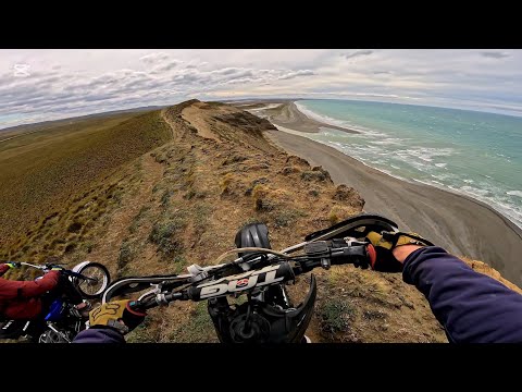 Ax100 enfierrada vs Honda CRF 150r  Haciendo enduro ! 