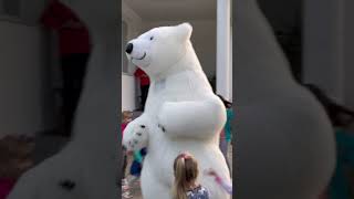 Білий Ведмідь на День Народження