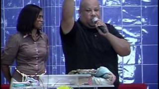 VICENTE RIVERA MI DIOS ESTA PASAO.mpg