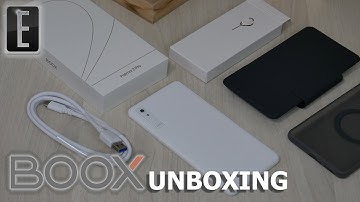 Onyx Now Has an Actual Smartphone | Boox Palma 2 Pro Unboxing