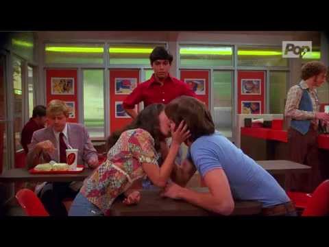 Mila Kunis & Ashton Kutcher Kissed 19x on That '70s Show