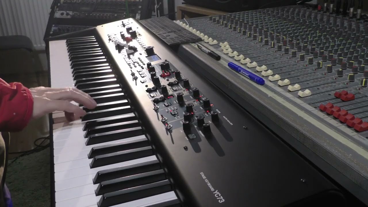 Yamaha YC 73 Fingered Bass +Vermona DSR-3/Spanish style