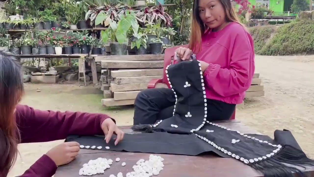 Lotisami Lothemi Loka[Ghusho ghili shikipiye]