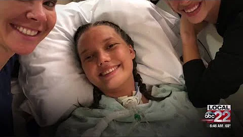 Community gathers to fundraise for Stephanie Schaf...