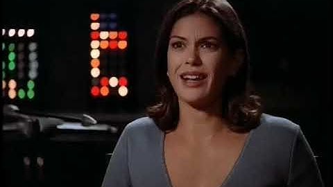 Lois & Clark 3x02 16 - Clark reveals his identity to save Lois