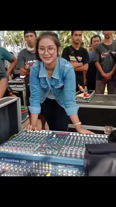 Operator cantik