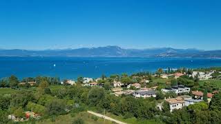 Veduta del lago di Garda da sopra un UFO