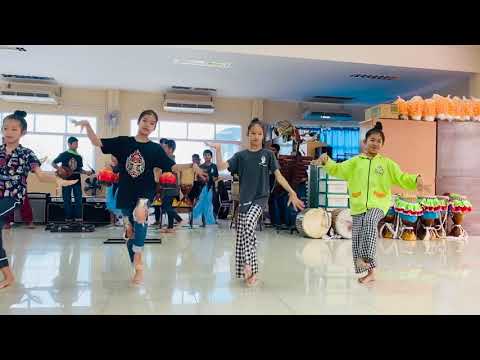 #วงโปงลาง #ซ้อมงาน #ครูเต๋าพาชม การแสดงฟ้อนตังหวาย #วงโปงลางยุวบูรณ์ออนซอนศิลป์ จังหวัดหนองคาย