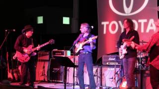 Can't Find My Way Home - jam by Sonny Landreth, Robben Ford, Rick Vito - 2016 Dallas Guitar Show