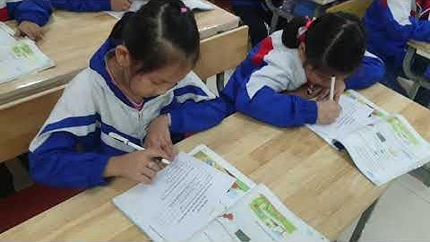 TIẾNG VIỆT 2  BÀI 4-TIẾT 4 : MỞ RỘNG VỐN TỪ CHỈ ĐỒ DÙNG HỌC TẬP- DẤU CHẤM- DẤU CHẤM HỎI- P1