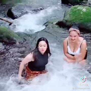 Tante seksi maeen di sungai || HOT MOM