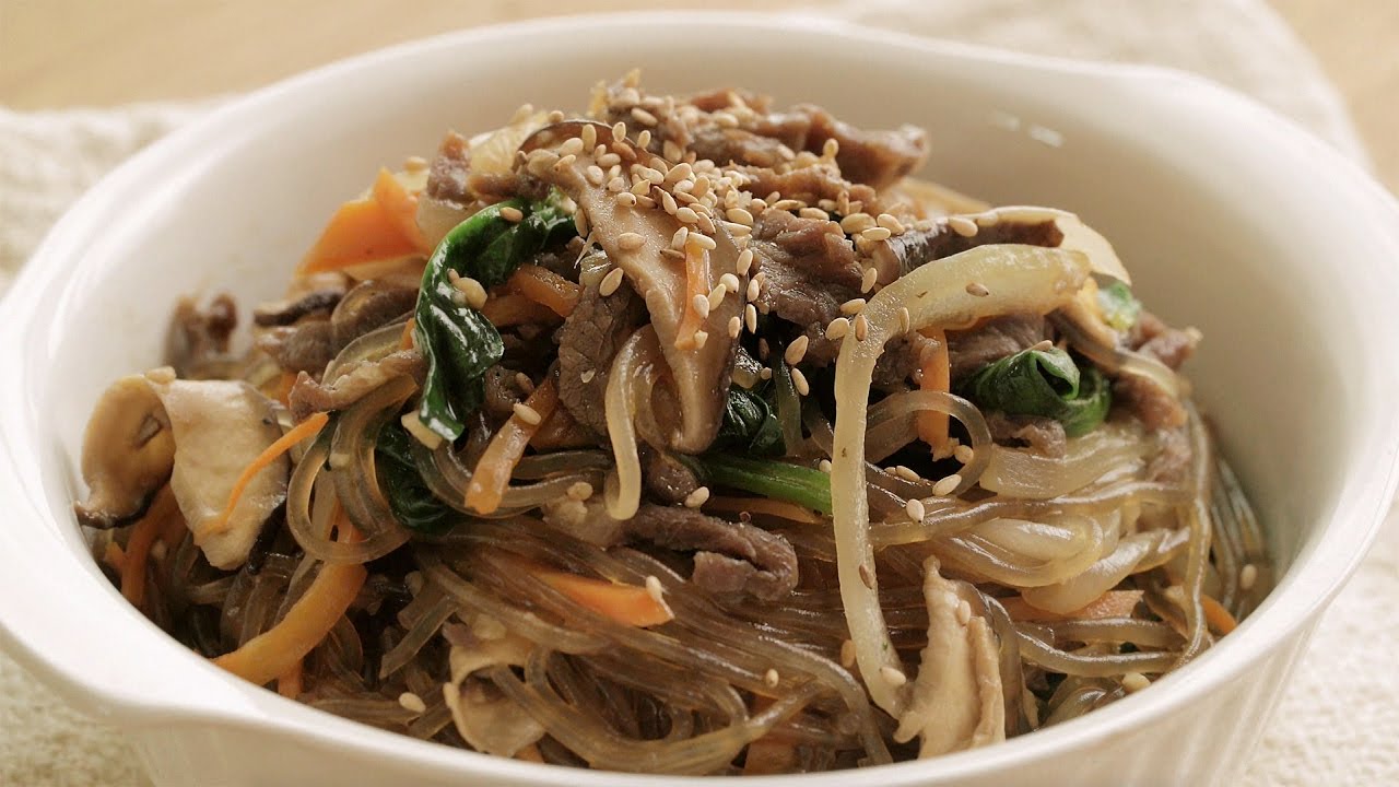 ⁣전자레인지로 잡채만들기:  Microwave japchae (Glass noodles stir-fried with vegetables)  | Honeykki 꿀키