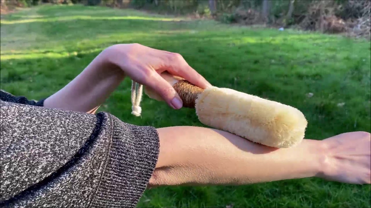 ELYTRUM dry body brushing - dead skin cells removal