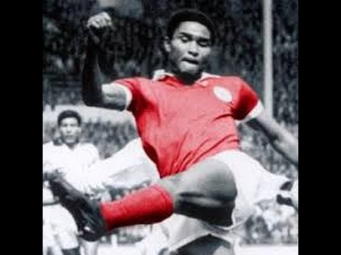 Video: Eusebio - Leggenda Del Calcio Portoghese