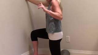 Half kneeling hamstring lift offs
