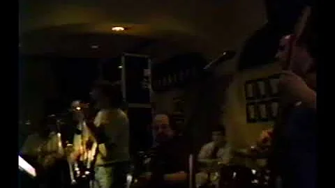 The Beat - U.S.P.A. Lounge Party 2000 - Everybody's Dancing Tonight.