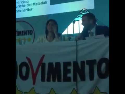 Presentazione del programma del M5S interrotto dai vigili che fanno le multe