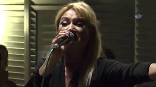 Ünlü Sanatçı Zeynep Her Şeyi Geride Bırakıp Köye Yerleşti