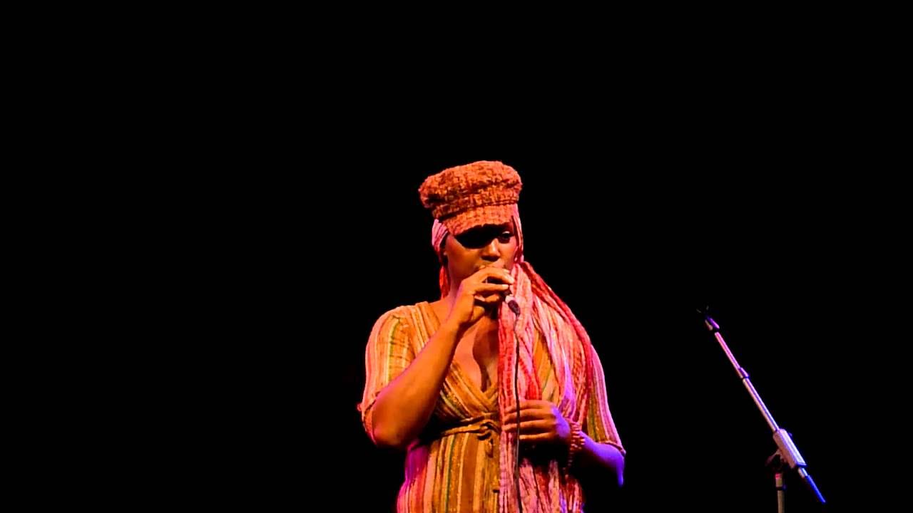 Imani Uzuri performing "O' Woman" in Rotterdam, Holland @ Revolution in B-Minor, Grounds Podium Imani Uzuri performing "O' Woman" in Rotterdam, Holland @ Revolution in B-Minor, Grounds Podium