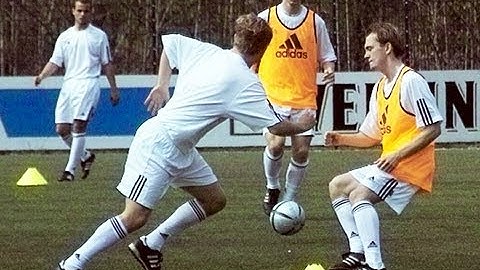 Soccer Training: U19 FC Schalke 04 - Soccer Drill Brazilian Combination - Step 4