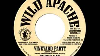 SUPERCAT - Vineyard party + version (1986 Wild apache) chords