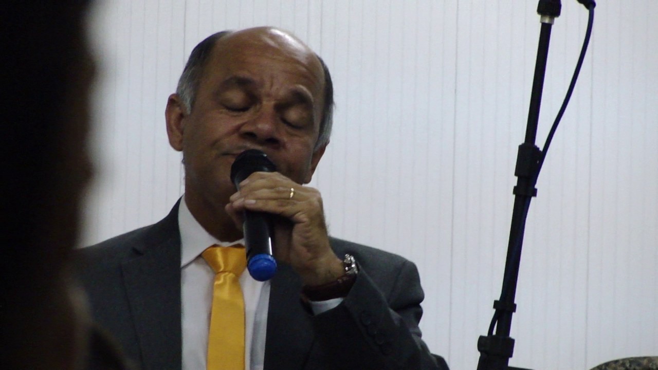 Cantor Moisés Brito louva à Deus na festividade da campanha evangelizadora da Assembleia de Deus - YouTube
