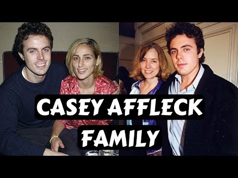 Video: Casey Affleck Net Değer: Wiki, Evli, Aile, Düğün, Maaş, Kardeşler