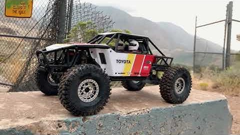 Element RC Enduro Gatekeeper Ultra4 Crawler Kit Driving Video!