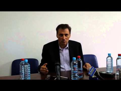 primarul vela da cartile pe fata: neprofesionalist