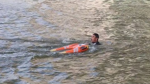 Hover Ark H3 Remote Controlled Lifesaving Buoy for River Rescue