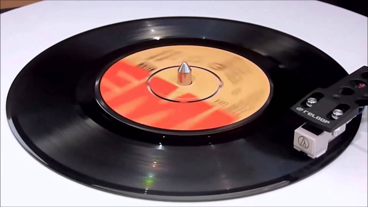 Iota & Edo Lee - Cabaret [HQ]