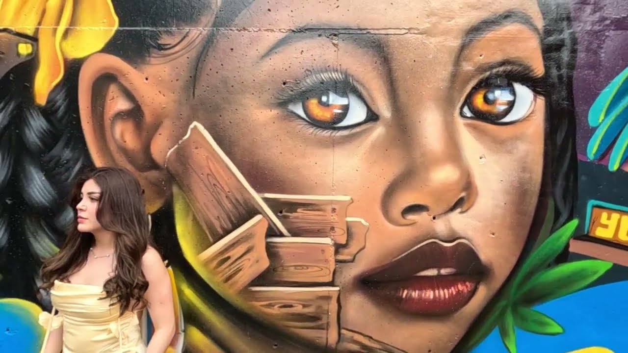 Plus Ultra Medellín Comuna 13 Stairs