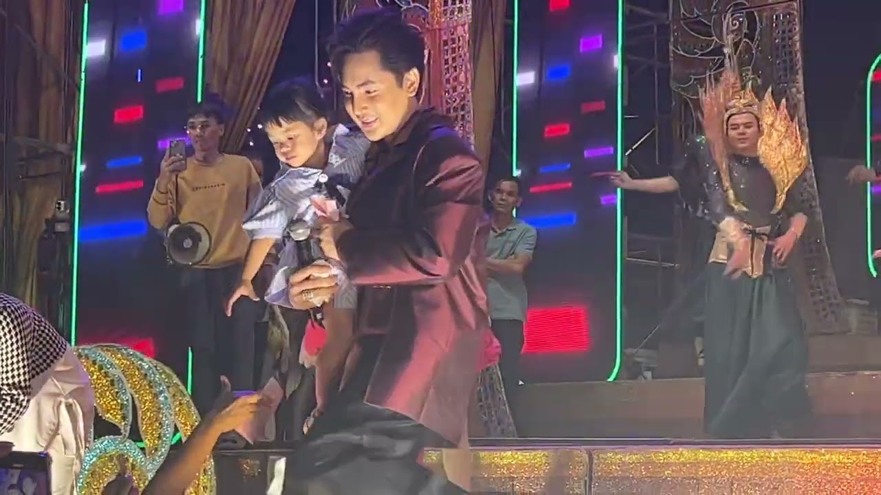 ความตาฮักของต้าวแฝด สนามโลตัสมีนบุรี