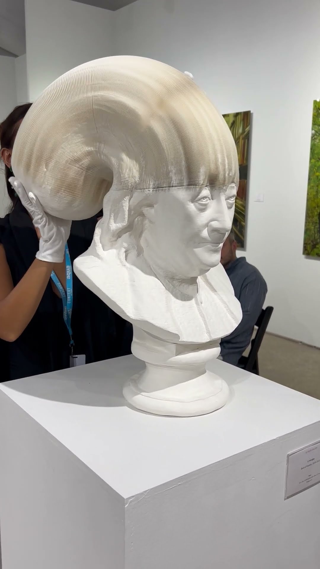 Mind Bending Sculpture || ViralHog