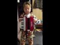 Rai寝る前にアコーディオンにチャレンジ ♪((&lsaquo;(  '&omega;'  )&rsaquo;))♪