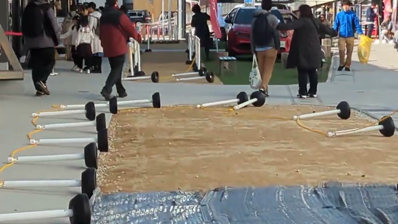 アツタナガヤポールが強風にふっとんだー🤣🤣