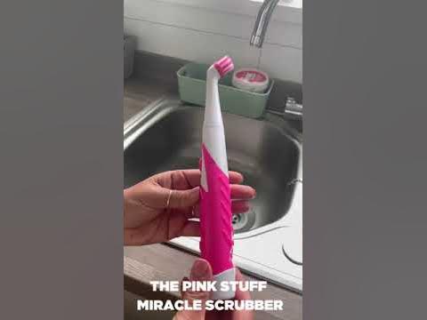 Cleaning glass shower with The Pink Stuff 