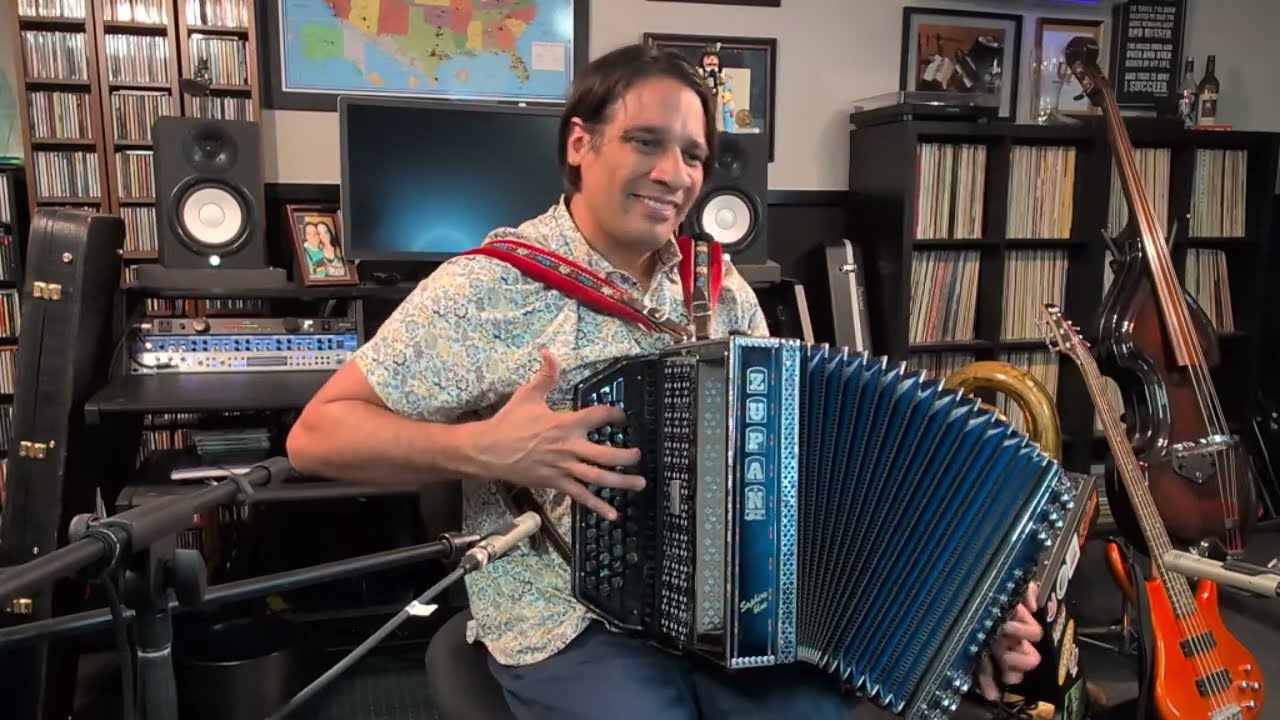 Steve Huber/ Happy Austrians Medley on the Zupan Button Accordion - Alex Meixner