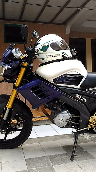 STORY VIXION CEWE KAOS MERAH JOGET VIRAL DEPAN CERMIN