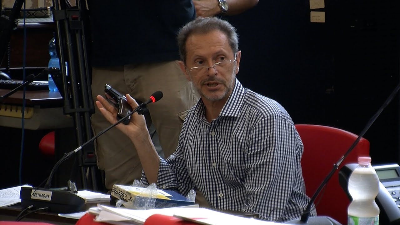 Morte El Boussettaoui, in aula mostrato il modello della pistola di Adriatici