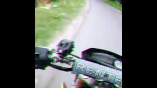 Naik motor bareng pacar